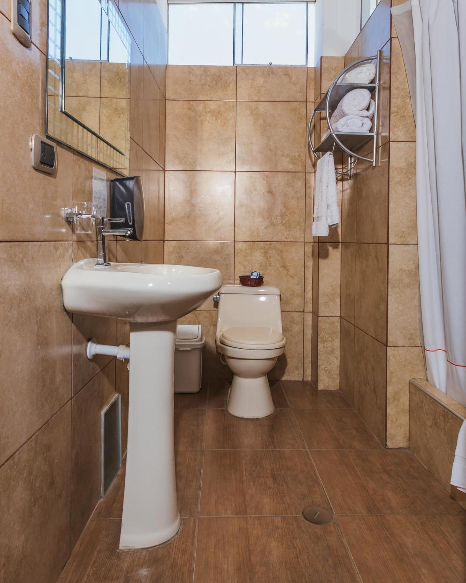 Hotel B'Liam Tumbes Zewnętrze zdjęcie